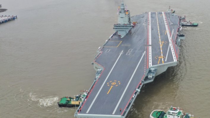 Spremni za rat na Paficiku: Kinezi porinuli novi golemi nosač aviona Fujian