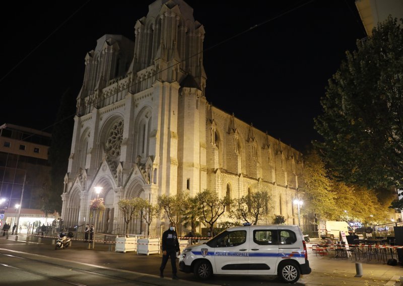 Francuska jača mjere sigurnosti nakon napada u Nici