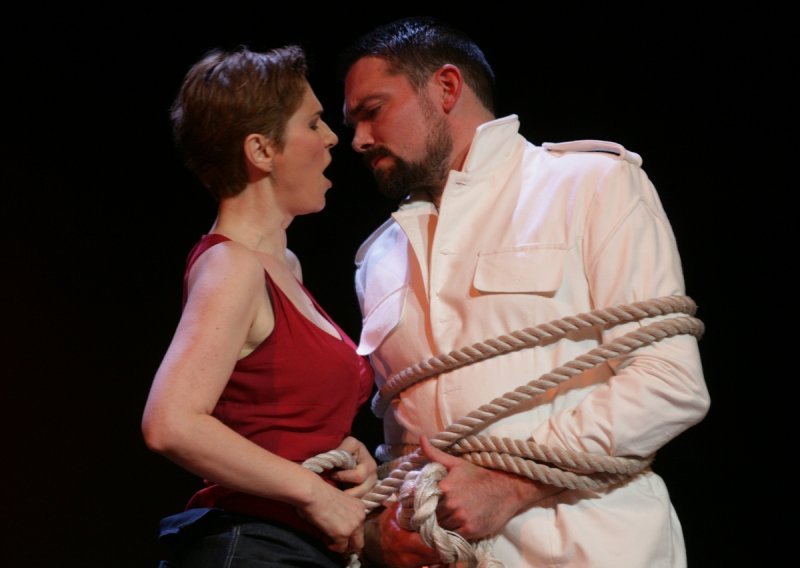 Sentimentalna i ironična, bolna i brutalna: Bizetova 'Carmen' premijerno u Rijeci