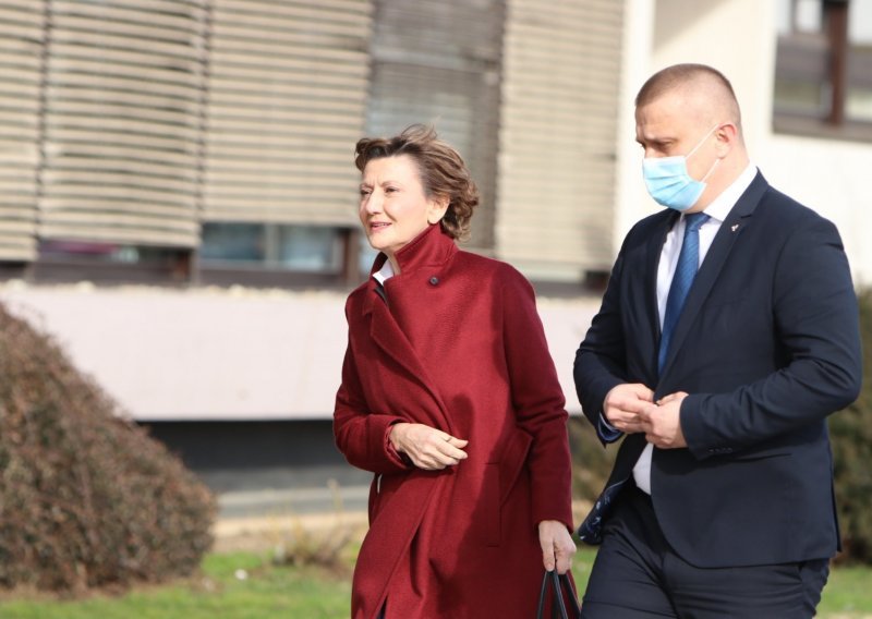 [VIDEO/FOTO] Martina Dalić stigla u Podravku, sastaje se Nadzorni odbor koji će je potvrditi na čelu Uprave