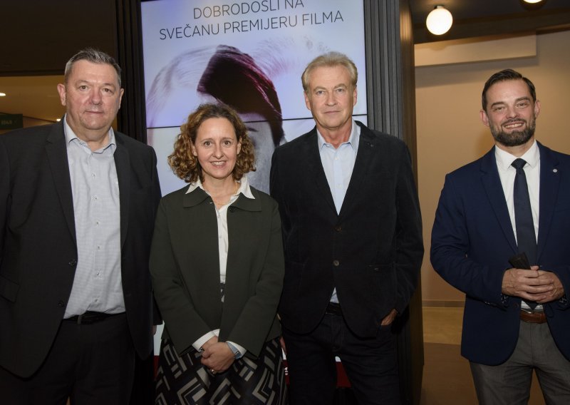 [FOTO] Film 'Plavi cvijet' Zrinka Ogreste sinoć je premijerno prikazan u Zagrebu