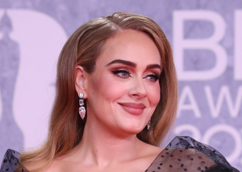 Adele nagradu posvetila bivšem suprugu: 'Ovaj album je bio naše putovanje, ne samo moje'