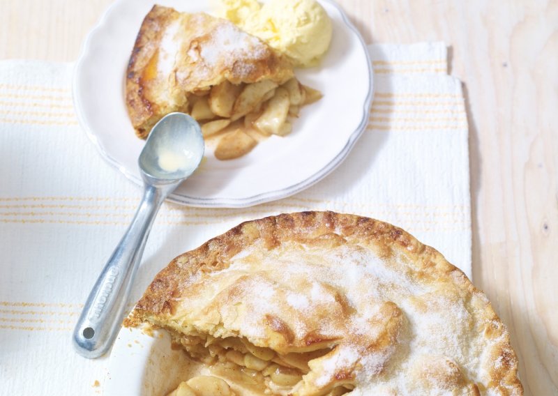 Amerikanci obožavaju pitu od jabuke, a kada probate ovaj recept bit će vam jasno zašto