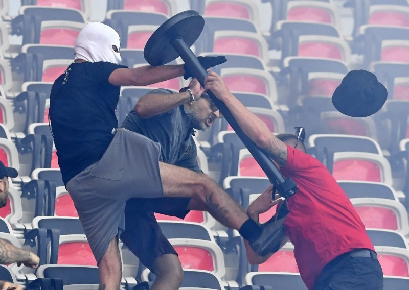 Njemačkim huliganima u sukobu s domaćim navijačima u Nici se pridružili i odbačeni ultrasi PSG-a. Broj ozlijeđenih drastično porastao
