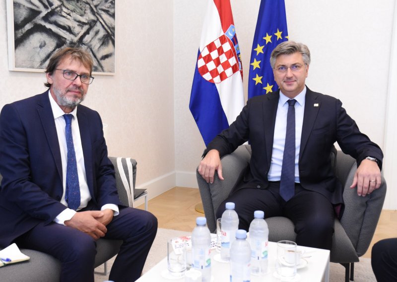 Vlada hrvatskoj zajednici u Srbiji dala preko pola milijuna eura potpora