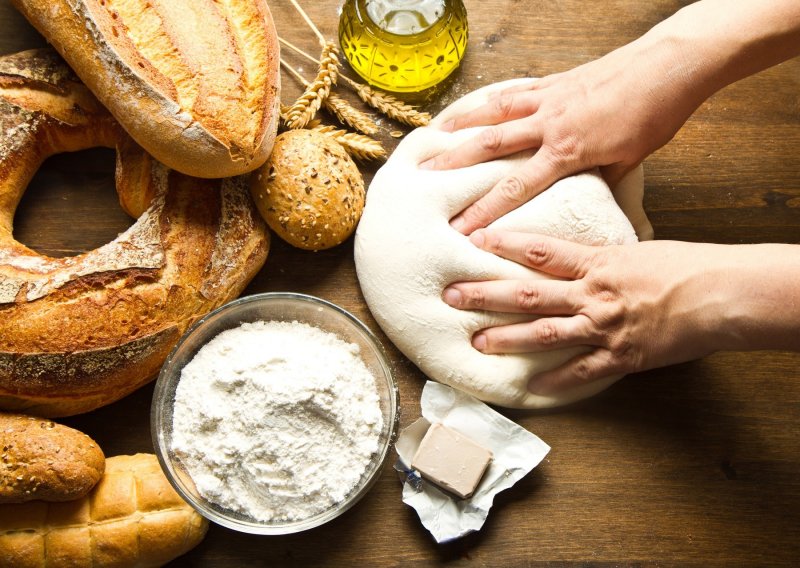 Cijene kruha lete u nebo, a dobar recept bit će zlata vrijedan: Lako i brzo ispecite slastan domaći kruh