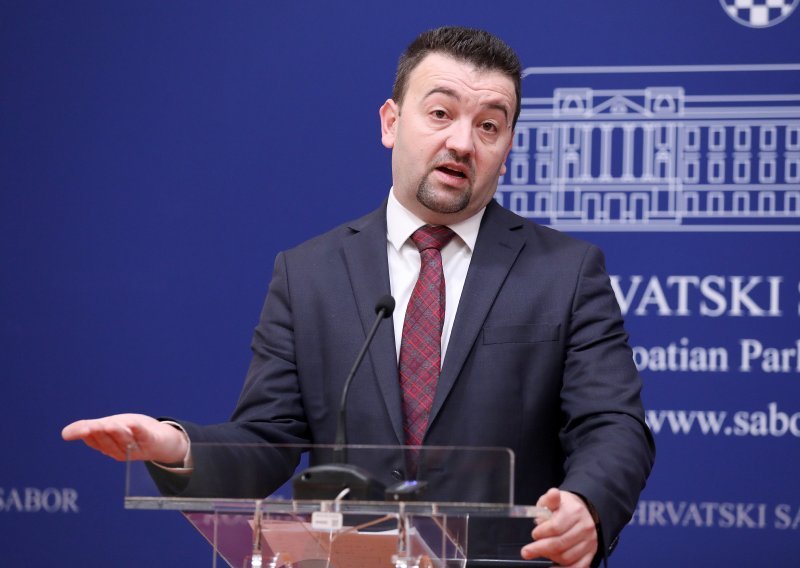 Hrvatski suverenisti prikupili potpise za interpelaciju zbog rasta cijena