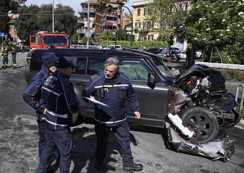 Istraživanje prometnih nesreća u Italiji: Korištenje pametnog telefona tijekom vožnje jedan od glavnih oblika distrakcije