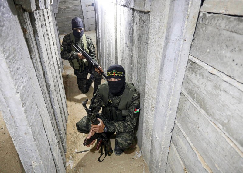 Podzemna mreža poljskih telefona: Je li Hamas ovako dogovarao napad na Izrael?