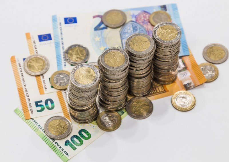 Otkako su euri zamijenili kune, većina radnika ništa ne uspijeva ostaviti 'sa strane'