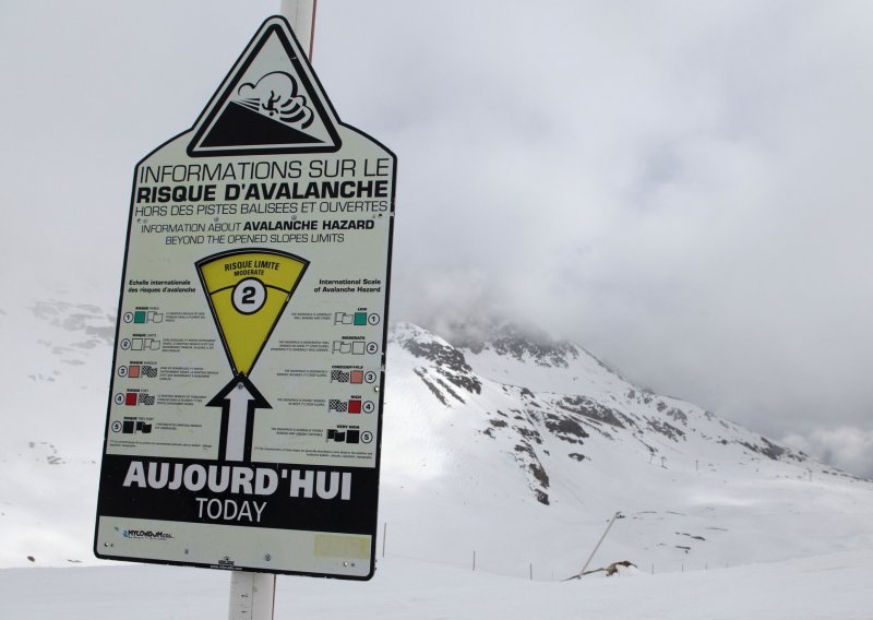 Strašna tragedija u Francuskoj: U snježnoj lavini poginulo četvero skijaša, dvoje nestalo