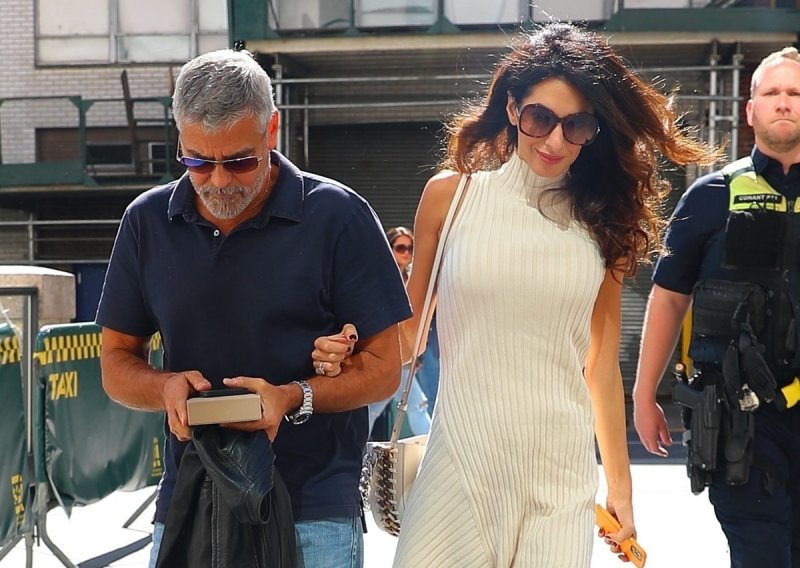 Amal Clooney ponovno briljira: Ove čizme isplati se imati u ormaru i nakon zime