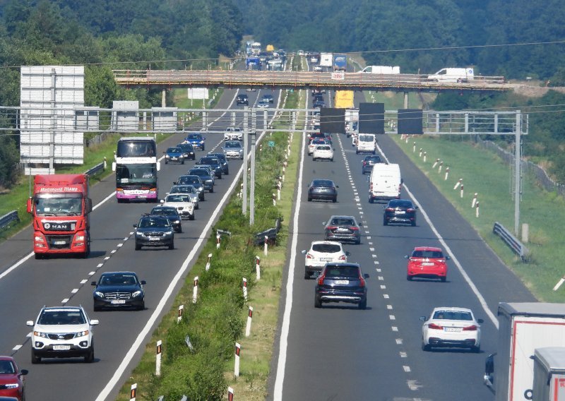 Prometne nesreće i kvarovi na automobilima usporavaju promet na autocestama