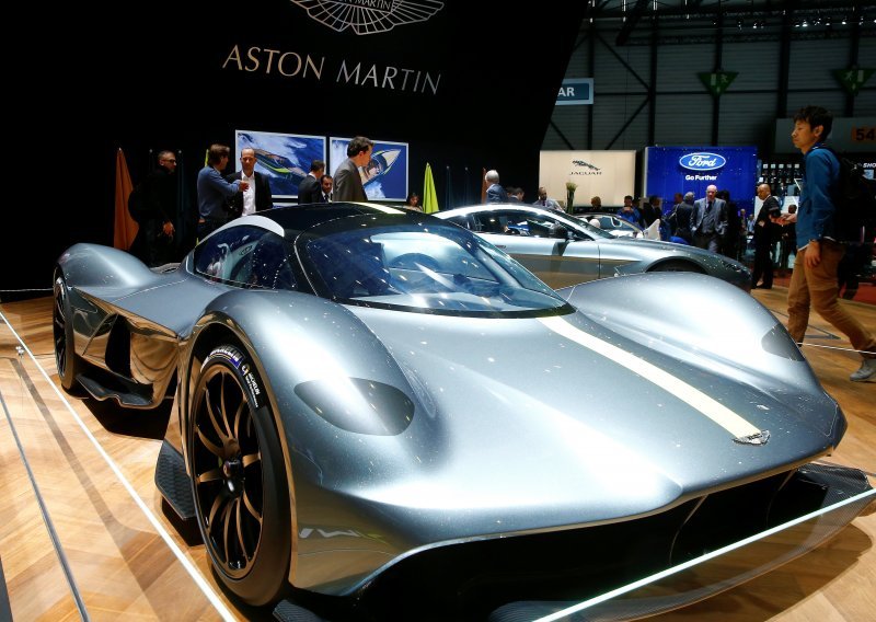 Hiperautomobil Aston Martina za koji će baterije raditi Rimac zove se - Valkyrie