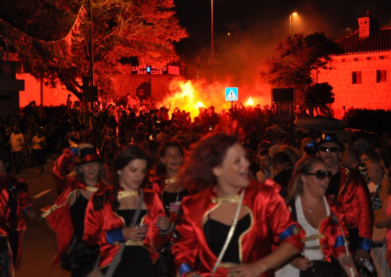 Na Senjskom karnevalu 3000 maškara i 15000 gostiju