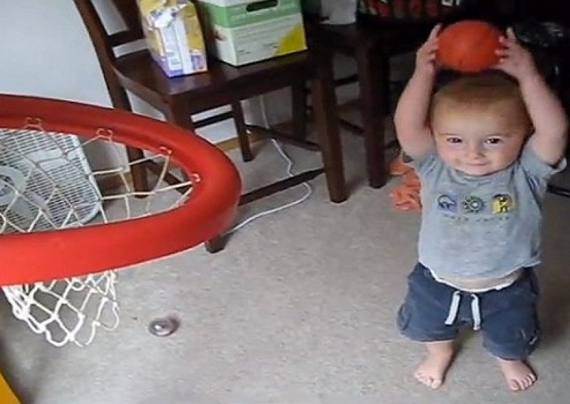 Ovaj mališan zavladat će košarkom