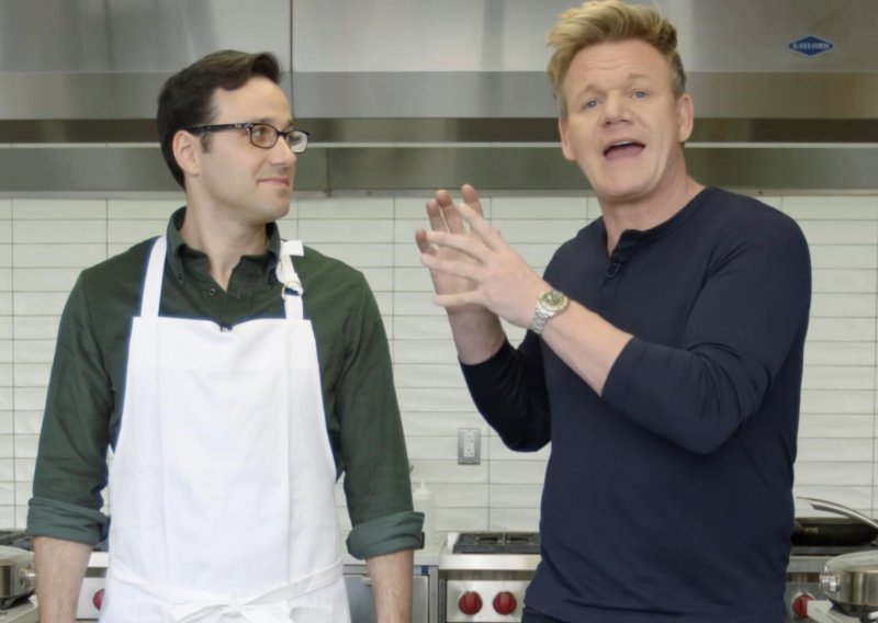 Potpuni amater uči kuhati od Gordona Ramsayja