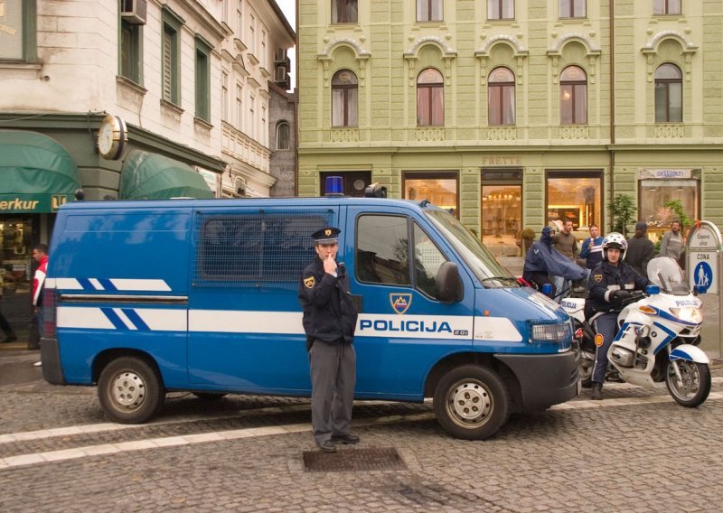Slovenija mobilizirala pomoćnu policiju zbog migranata i sigurnosti u prometu
