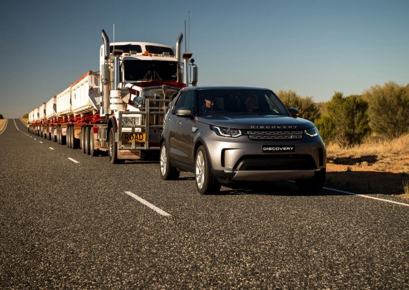 Koliko Land Roverov Discovery SUV može potegnuti? 120 tona