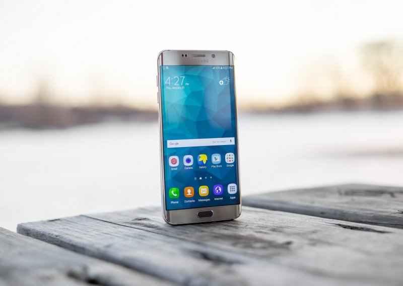 Nema ga na listi podržanih: Samsung prekida softversku podršku za Galaxy S8