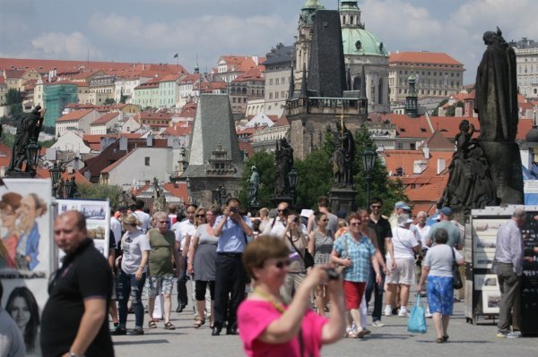 Češka nije uopće gubila stanovništvo: s 10, 3 milijuna 1991. popela se na 10,5 milijuna